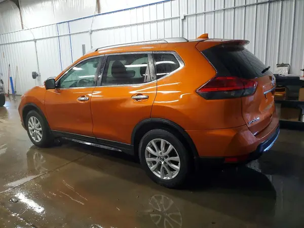 5N1AT2MV6HC768164 2017 NISSAN ROGUE - Image 2