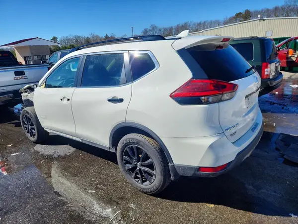 5N1AT2MV6HC768598 2017 NISSAN ROGUE - Image 2