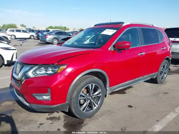 5N1AT2MV6HC772375 2017 NISSAN ROGUE - Image 2