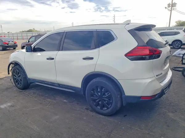 5N1AT2MV6HC784011 2017 NISSAN ROGUE - Image 2
