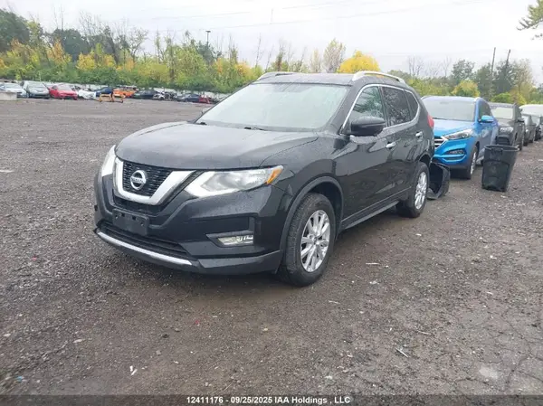 5N1AT2MV6HC788267 2017 NISSAN ROGUE - Image 2