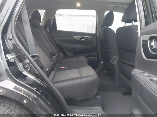 5N1AT2MV6HC788267 2017 NISSAN ROGUE - Image 8