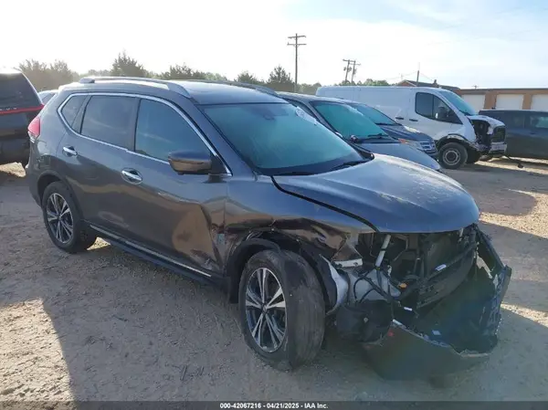 5N1AT2MV6HC791346 2017 NISSAN ROGUE - Image 1