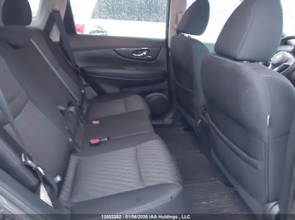 5N1AT2MV6HC802040 2017 NISSAN ROGUE - Image 8