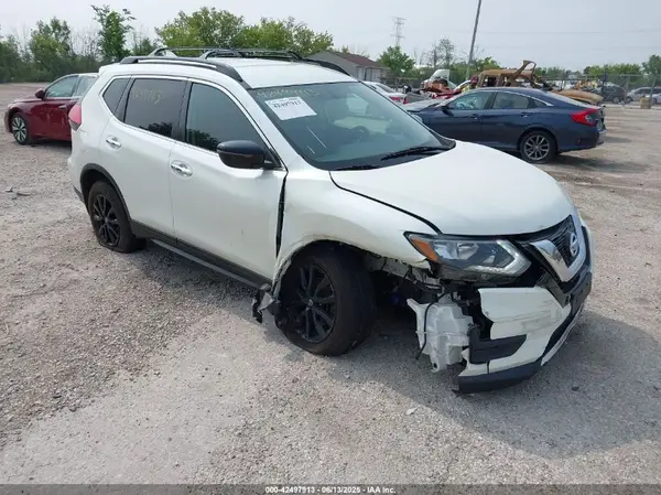 5N1AT2MV6HC804371 2017 NISSAN ROGUE - Image 1