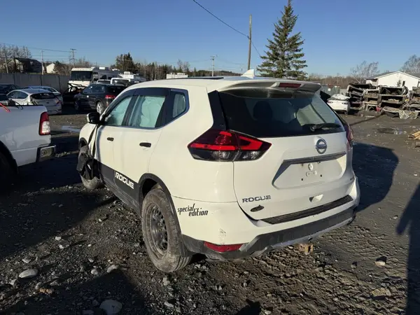 5N1AT2MV6HC807867 2017 NISSAN ROGUE - Image 2