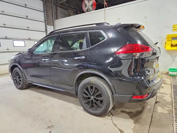 5N1AT2MV6HC811045 2017 NISSAN ROGUE - Image 2