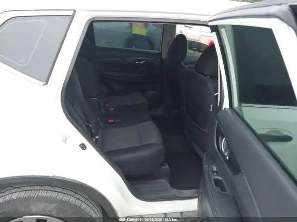 5N1AT2MV6HC821123 2017 NISSAN ROGUE - Image 8