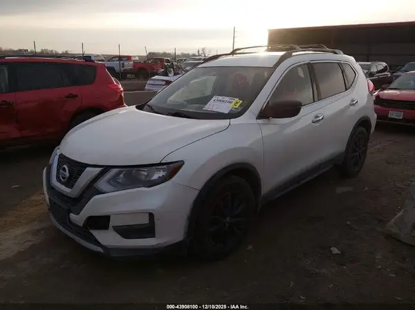 5N1AT2MV6HC821574 2017 NISSAN ROGUE - Image 2