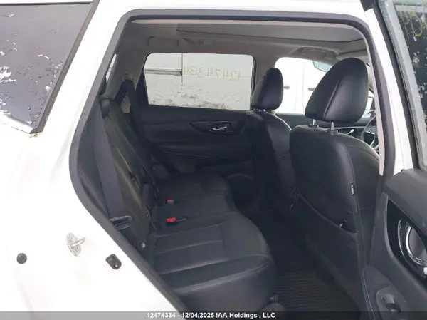 5N1AT2MV6HC823602 2017 NISSAN ROGUE - Image 8