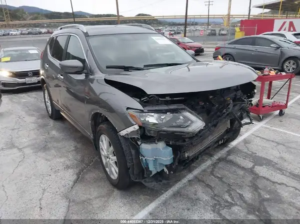 5N1AT2MV6HC828377 2017 NISSAN ROGUE - Image 1