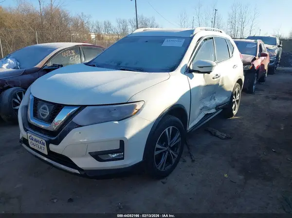 5N1AT2MV6HC832901 2017 NISSAN ROGUE - Image 2