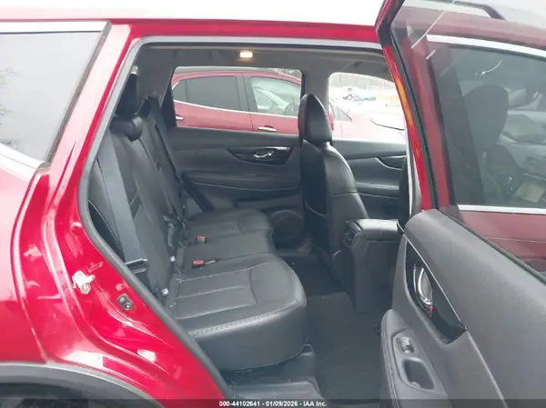 5N1AT2MV6HC845096 2017 NISSAN ROGUE - Image 8