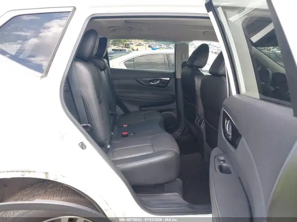 5N1AT2MV6HC846944 2017 NISSAN ROGUE - Image 8