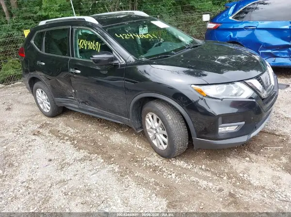 5N1AT2MV6HC851108 2017 NISSAN ROGUE - Image 1