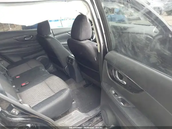 5N1AT2MV6HC851108 2017 NISSAN ROGUE - Image 8