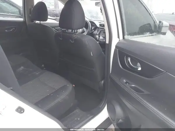5N1AT2MV6HC859550 2017 NISSAN ROGUE - Image 8