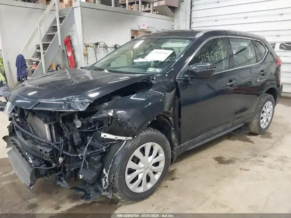 5N1AT2MV6HC868748 2017 NISSAN ROGUE - Image 2