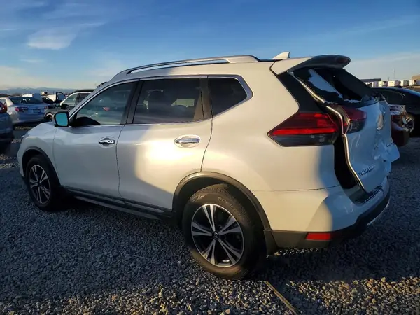 5N1AT2MV6HC869639 2017 NISSAN ROGUE - Image 2