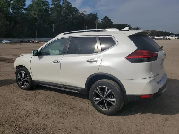 5N1AT2MV6HC871147 2017 NISSAN ROGUE - Image 2