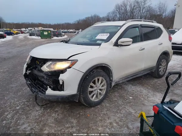 5N1AT2MV6HC879720 2017 NISSAN ROGUE - Image 2