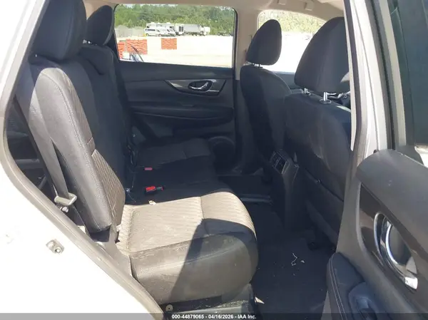 5N1AT2MV6HC886005 2017 NISSAN ROGUE - Image 8
