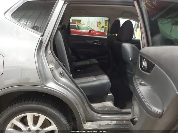 5N1AT2MV6HC896338 2017 NISSAN ROGUE - Image 8