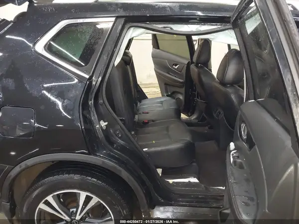 5N1AT2MV6JC713106 2018 NISSAN ROGUE - Image 8