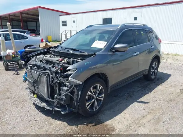 5N1AT2MV6JC715115 2018 NISSAN ROGUE - Image 2