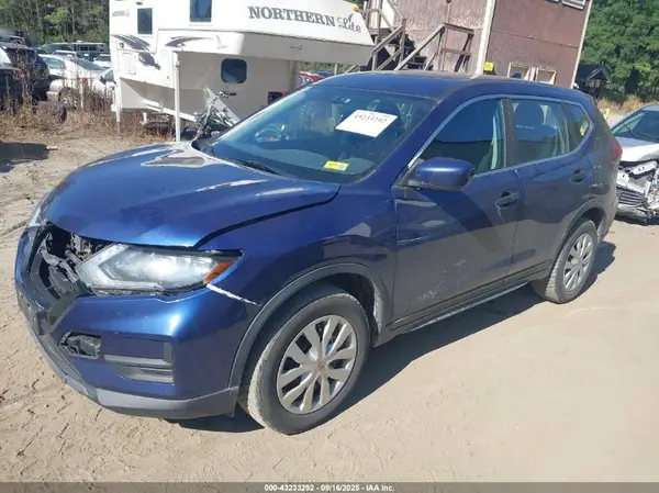 5N1AT2MV6JC717060 2018 NISSAN ROGUE - Image 2