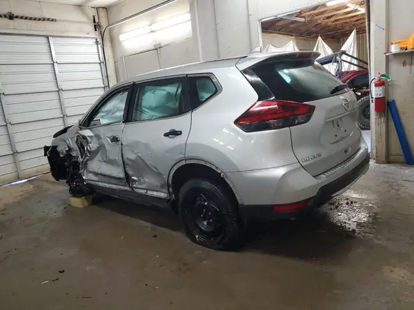 5N1AT2MV6JC728947 2018 NISSAN ROGUE - Image 2