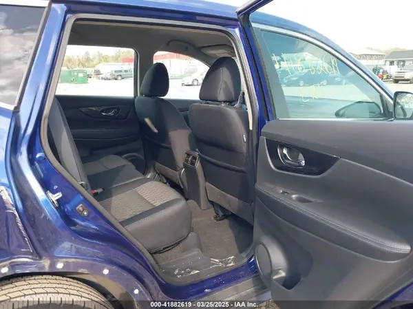 5N1AT2MV6JC731458 2018 NISSAN ROGUE - Image 8