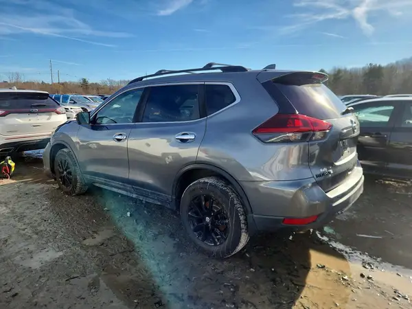 5N1AT2MV6JC757137 2018 NISSAN ROGUE - Image 2