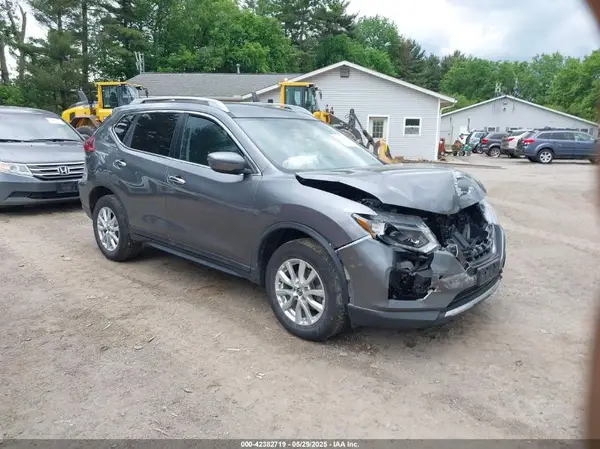 5N1AT2MV6JC761415 2018 NISSAN ROGUE - Image 1
