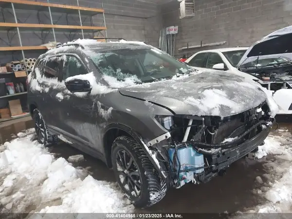 5N1AT2MV6JC766470 2018 NISSAN ROGUE - Image 1