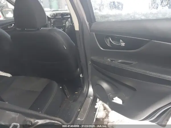 5N1AT2MV6JC766470 2018 NISSAN ROGUE - Image 8