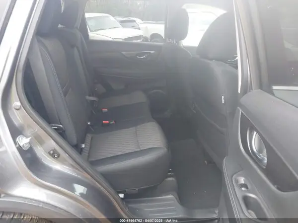 5N1AT2MV6JC769501 2018 NISSAN ROGUE - Image 8