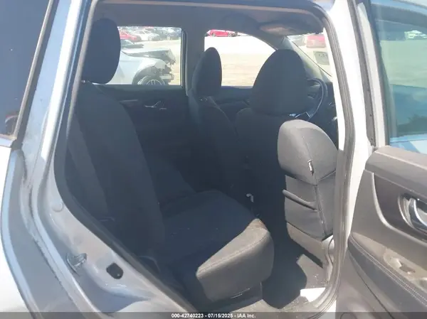 5N1AT2MV6JC773824 2018 NISSAN ROGUE - Image 8