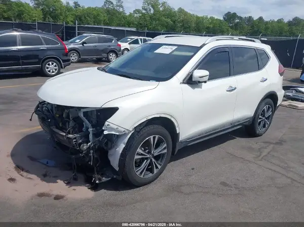 5N1AT2MV6JC773967 2018 NISSAN ROGUE - Image 2