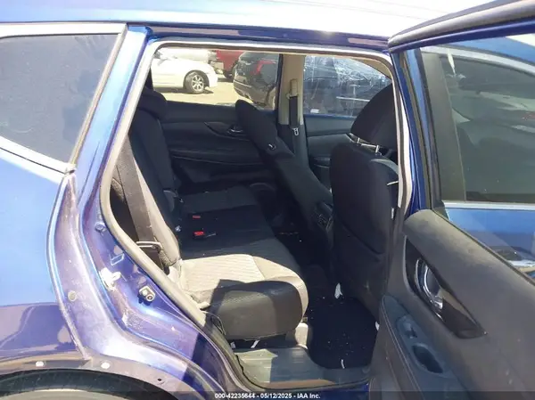 5N1AT2MV6JC778408 2018 NISSAN ROGUE - Image 8