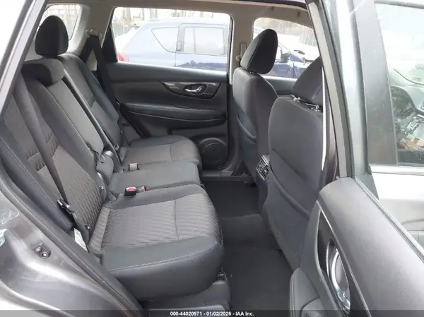 5N1AT2MV6JC785679 2018 NISSAN ROGUE - Image 8