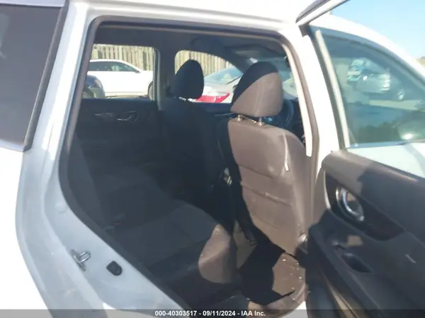 5N1AT2MV6JC789828 2018 NISSAN ROGUE - Image 8