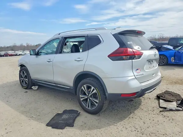 5N1AT2MV6JC795855 2018 NISSAN ROGUE - Image 2
