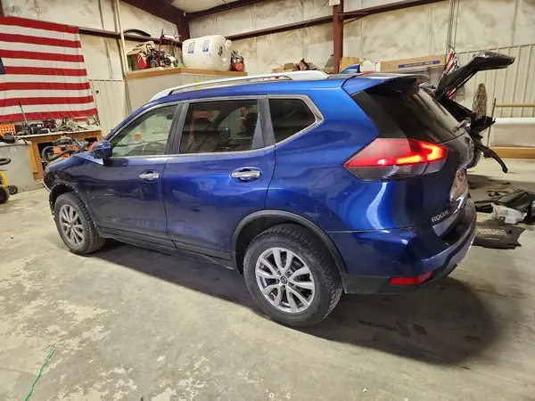5N1AT2MV6JC801640 2018 NISSAN ROGUE - Image 2