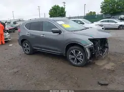 5N1AT2MV6JC801928 2018 NISSAN ROGUE