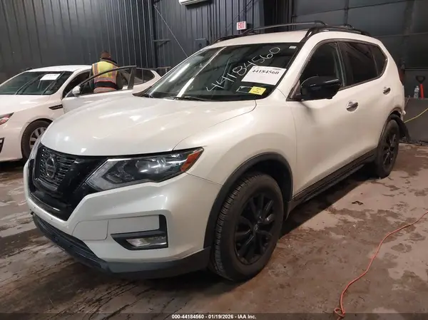 5N1AT2MV6JC809527 2018 NISSAN ROGUE - Image 2