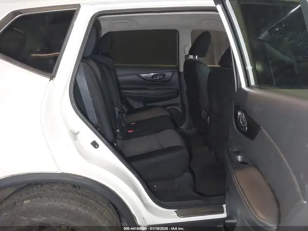 5N1AT2MV6JC809527 2018 NISSAN ROGUE - Image 8