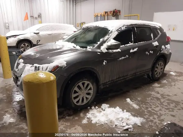 5N1AT2MV6JC811875 2018 NISSAN ROGUE - Image 2