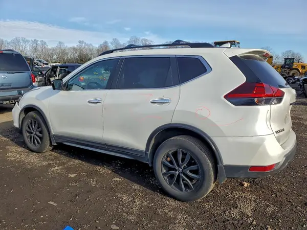 5N1AT2MV6JC812234 2018 NISSAN ROGUE - Image 2