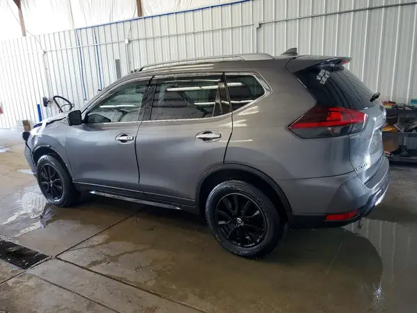 5N1AT2MV6JC813741 2018 NISSAN ROGUE - Image 2